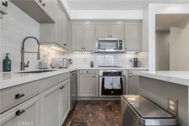 5410 149th Pl 11, Hawthorne, CA 90250