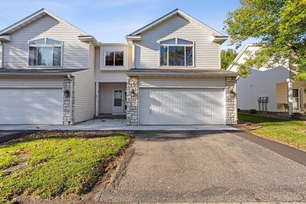 1200 Willow Trail, Farmington, MN 55024