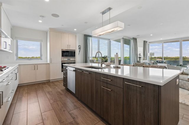 3401 BAYSHORE BOULEVARD 504, Tampa, FL 33629