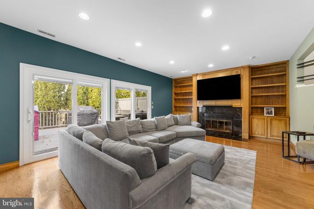 938 CHANTICLEER DR, Cherry Hill, NJ 08003