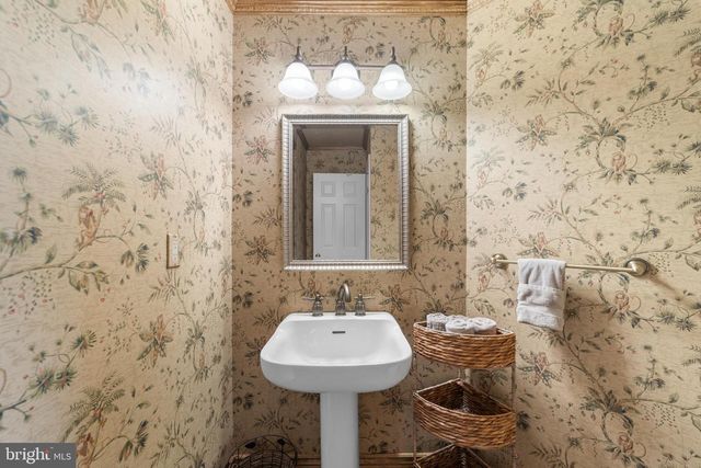 938 CHANTICLEER DR, Cherry Hill, NJ 08003