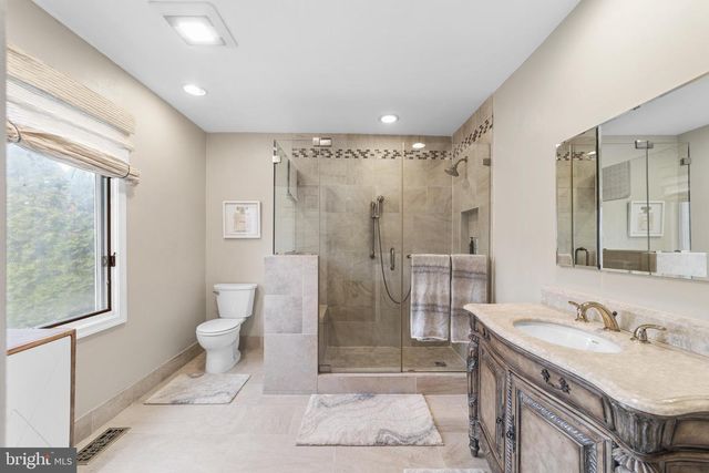 938 CHANTICLEER DR, Cherry Hill, NJ 08003