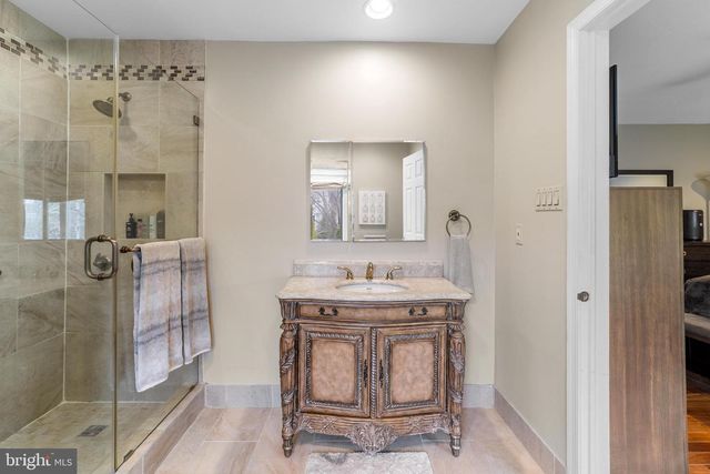 938 CHANTICLEER DR, Cherry Hill, NJ 08003