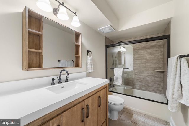 938 CHANTICLEER DR, Cherry Hill, NJ 08003