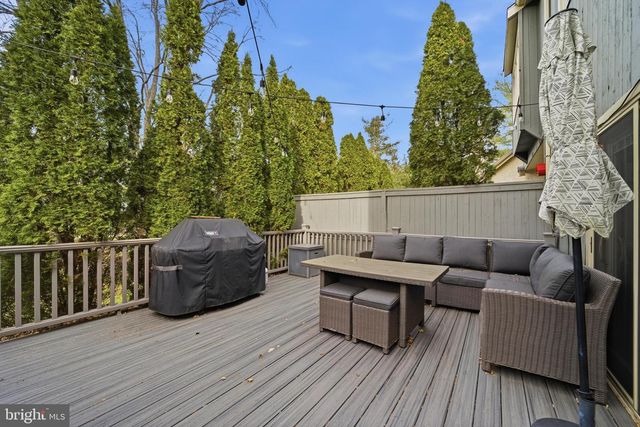 938 CHANTICLEER DR, Cherry Hill, NJ 08003