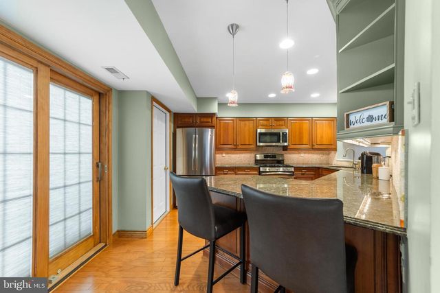 938 CHANTICLEER DR, Cherry Hill, NJ 08003