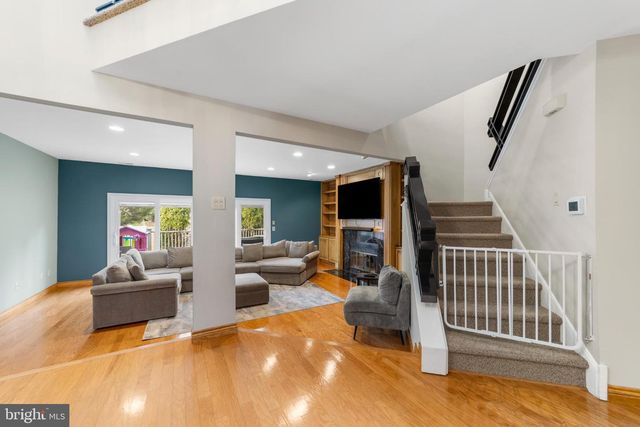 938 CHANTICLEER DR, Cherry Hill, NJ 08003