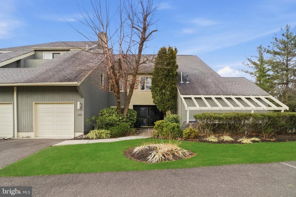 938 CHANTICLEER DR, Cherry Hill, NJ 08003
