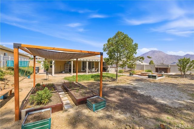 8188 Country Mile Lane, Riverside, CA 92507