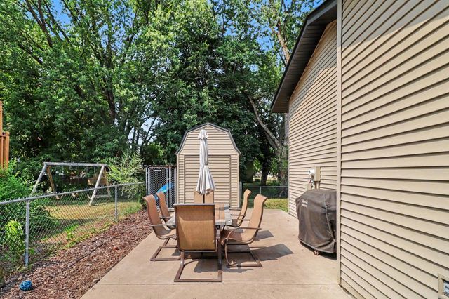 2000 75th Avenue N, Brooklyn Park, MN 55444