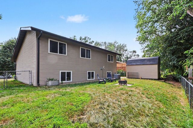 2000 75th Avenue N, Brooklyn Park, MN 55444