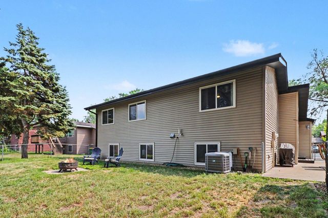 2000 75th Avenue N, Brooklyn Park, MN 55444