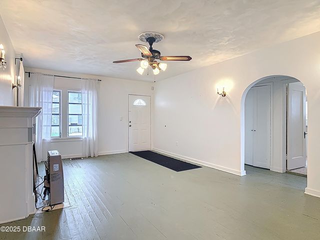 255 Lexington Drive, Daytona Beach, FL 32114