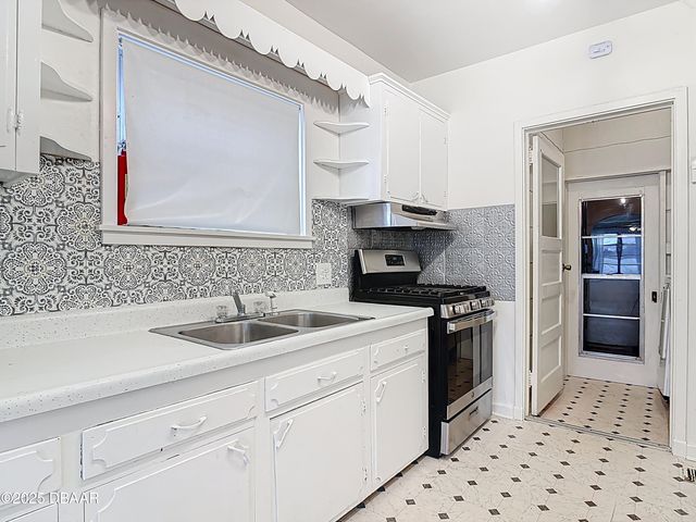 255 Lexington Drive, Daytona Beach, FL 32114