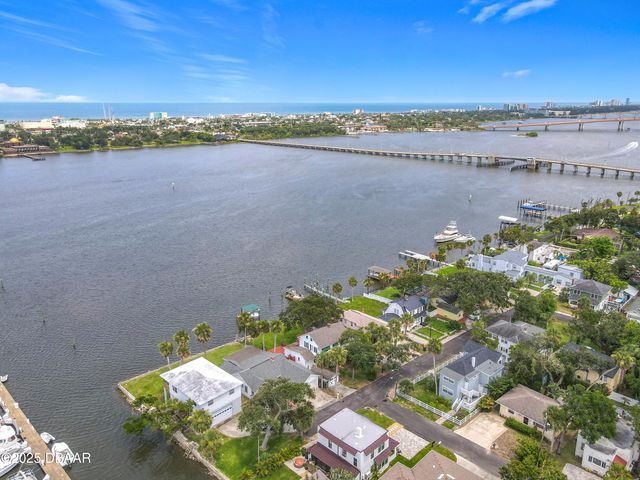 255 Lexington Drive, Daytona Beach, FL 32114