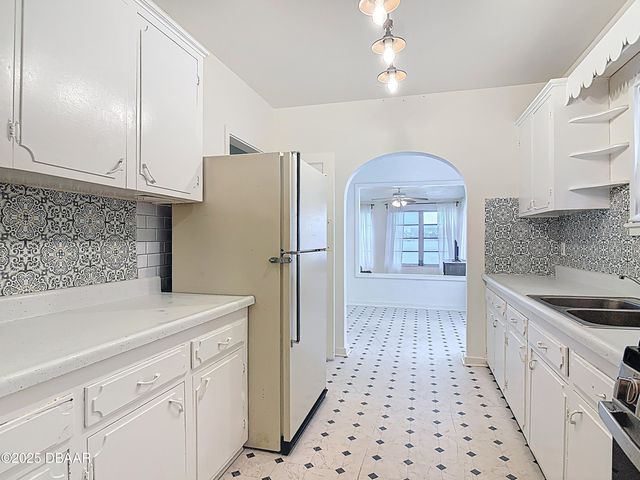 255 Lexington Drive, Daytona Beach, FL 32114