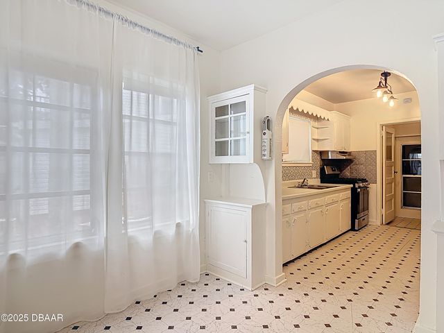 255 Lexington Drive, Daytona Beach, FL 32114