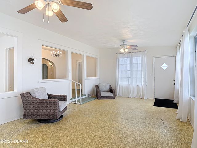 255 Lexington Drive, Daytona Beach, FL 32114