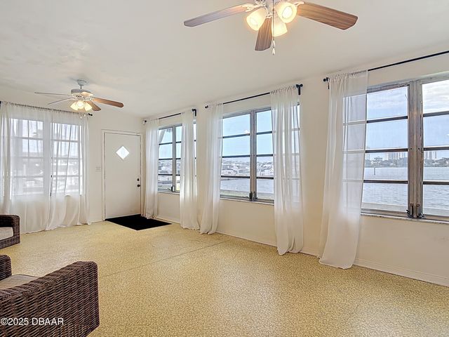 255 Lexington Drive, Daytona Beach, FL 32114
