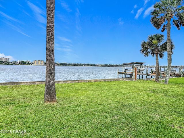 255 Lexington Drive, Daytona Beach, FL 32114