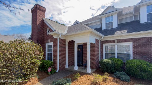 5943 Ashwood Bluff Dr, Louisville, KY 40207