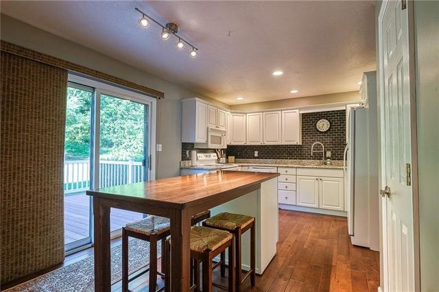 127 Fairway Landings Dr, Cecil, PA 15317