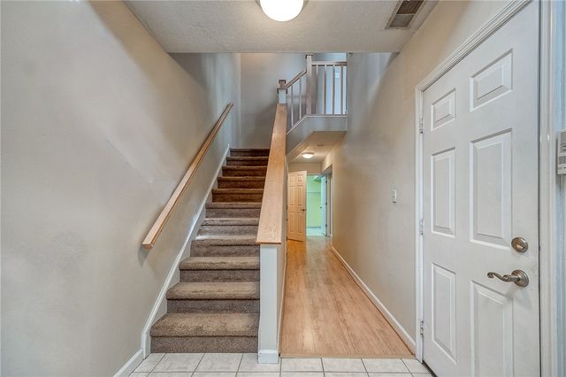 127 Fairway Landings Dr, Cecil, PA 15317