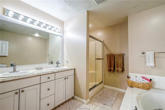 127 Fairway Landings Dr, Cecil, PA 15317