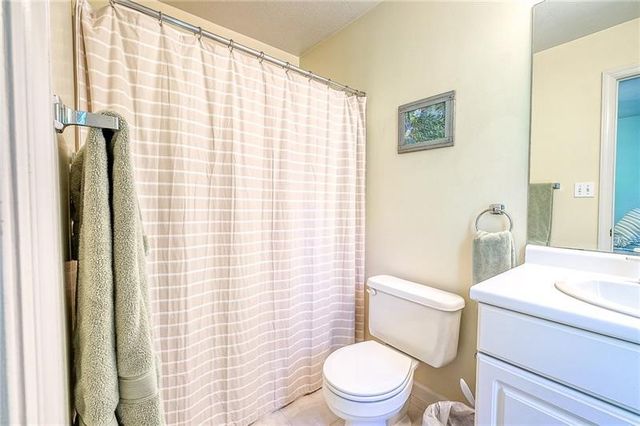 127 Fairway Landings Dr, Cecil, PA 15317