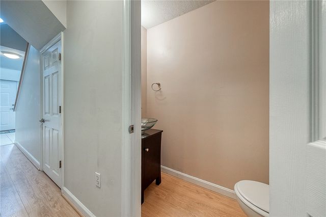 127 Fairway Landings Dr, Cecil, PA 15317