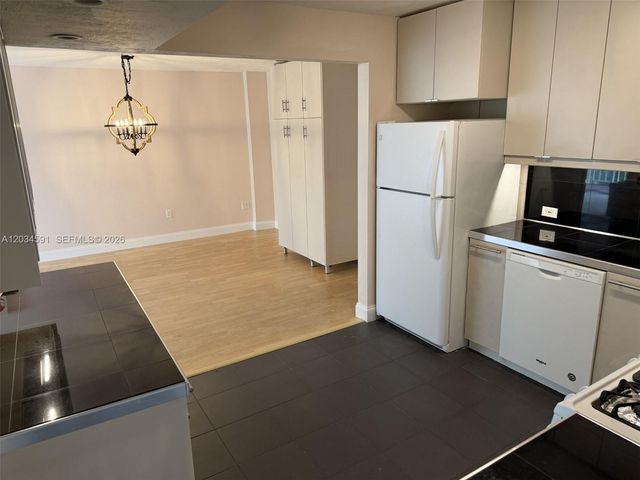 13120 SW 92nd Ave B-404, Miami, FL 33176