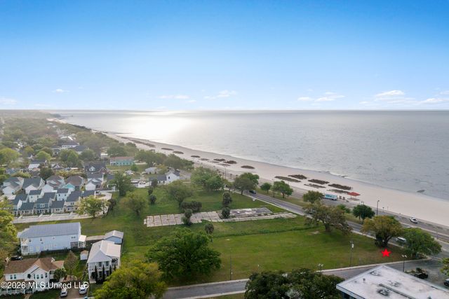 1542 Beach Drive, Gulfport, MS 39507