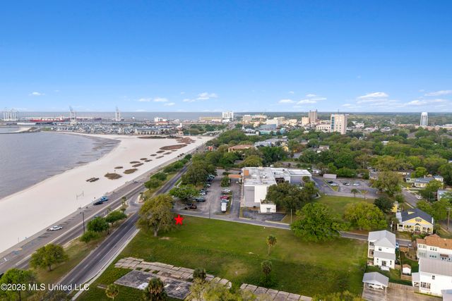 1542 Beach Drive, Gulfport, MS 39507