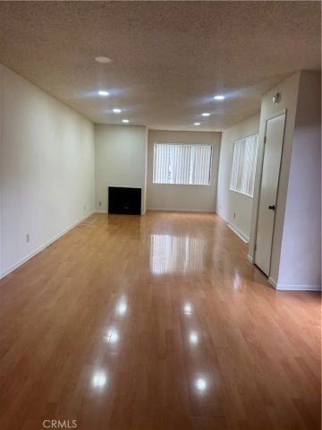 122 Olive 5, Glendale, CA 91206