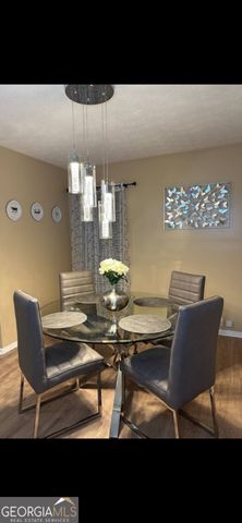 1304 Old Countryside w Circle, Stone Mountain, GA 30083