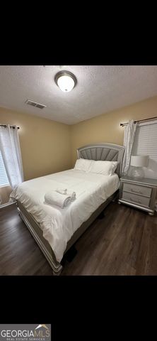 1304 Old Countryside w Circle, Stone Mountain, GA 30083