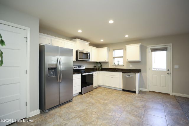 131 Flushing Meadows Dr, Rineyville, KY 40162