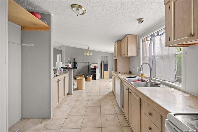 313 N WALNUT WAY, Boerne, TX 78006