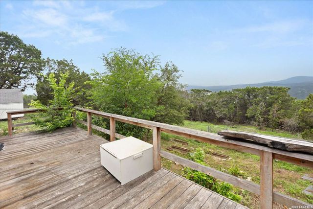 313 N WALNUT WAY, Boerne, TX 78006
