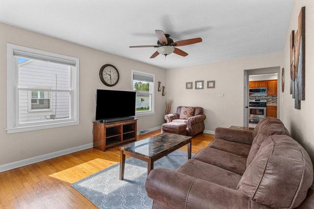 1253 MARIAN LANE, Green Bay, WI 54304