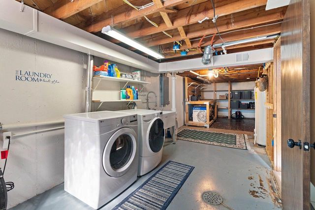 1253 MARIAN LANE, Green Bay, WI 54304