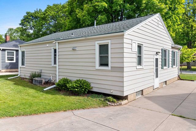 1253 MARIAN LANE, Green Bay, WI 54304