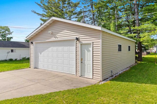 1253 MARIAN LANE, Green Bay, WI 54304