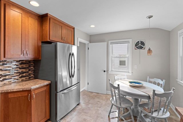 1253 MARIAN LANE, Green Bay, WI 54304