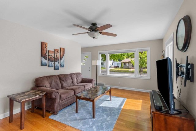 1253 MARIAN LANE, Green Bay, WI 54304