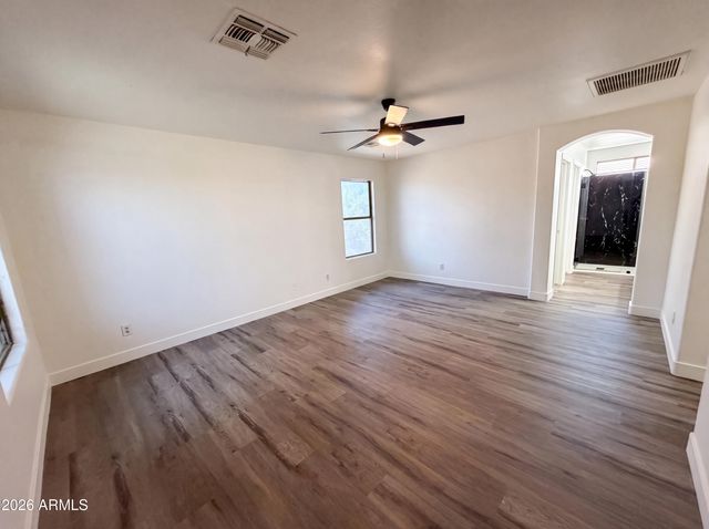 800 S BEDFORD Drive, Chandler, AZ 85225