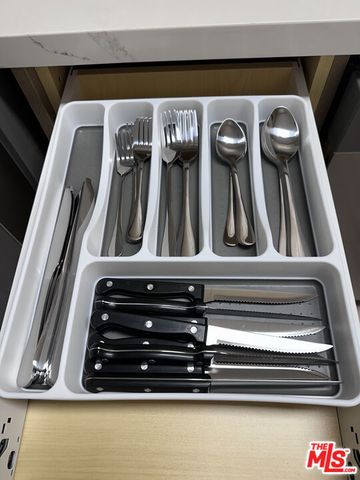 2875 N Los Felices Road 204, Palm Springs, CA 92262