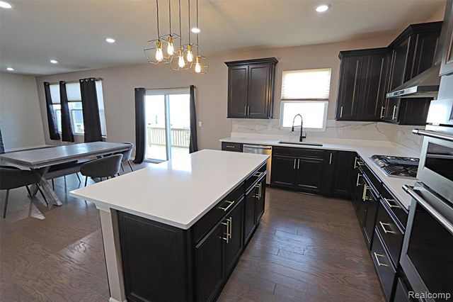 795 Ford Mill Drive, Saline, MI 48176