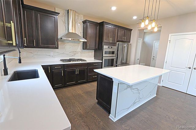 795 Ford Mill Drive, Saline, MI 48176
