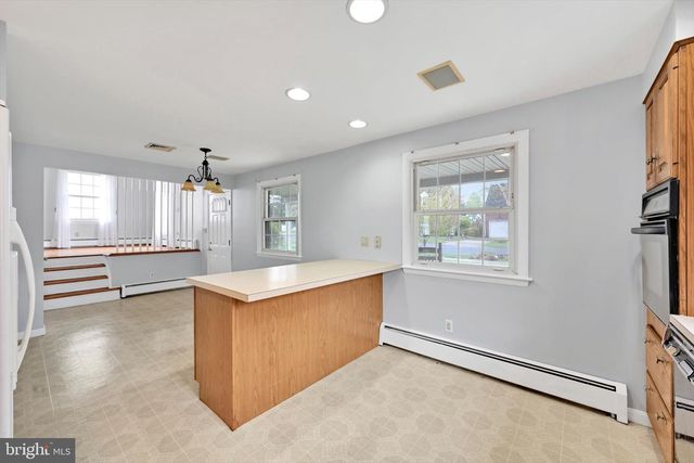 370 BEVERLY RD, Camp Hill, PA 17011